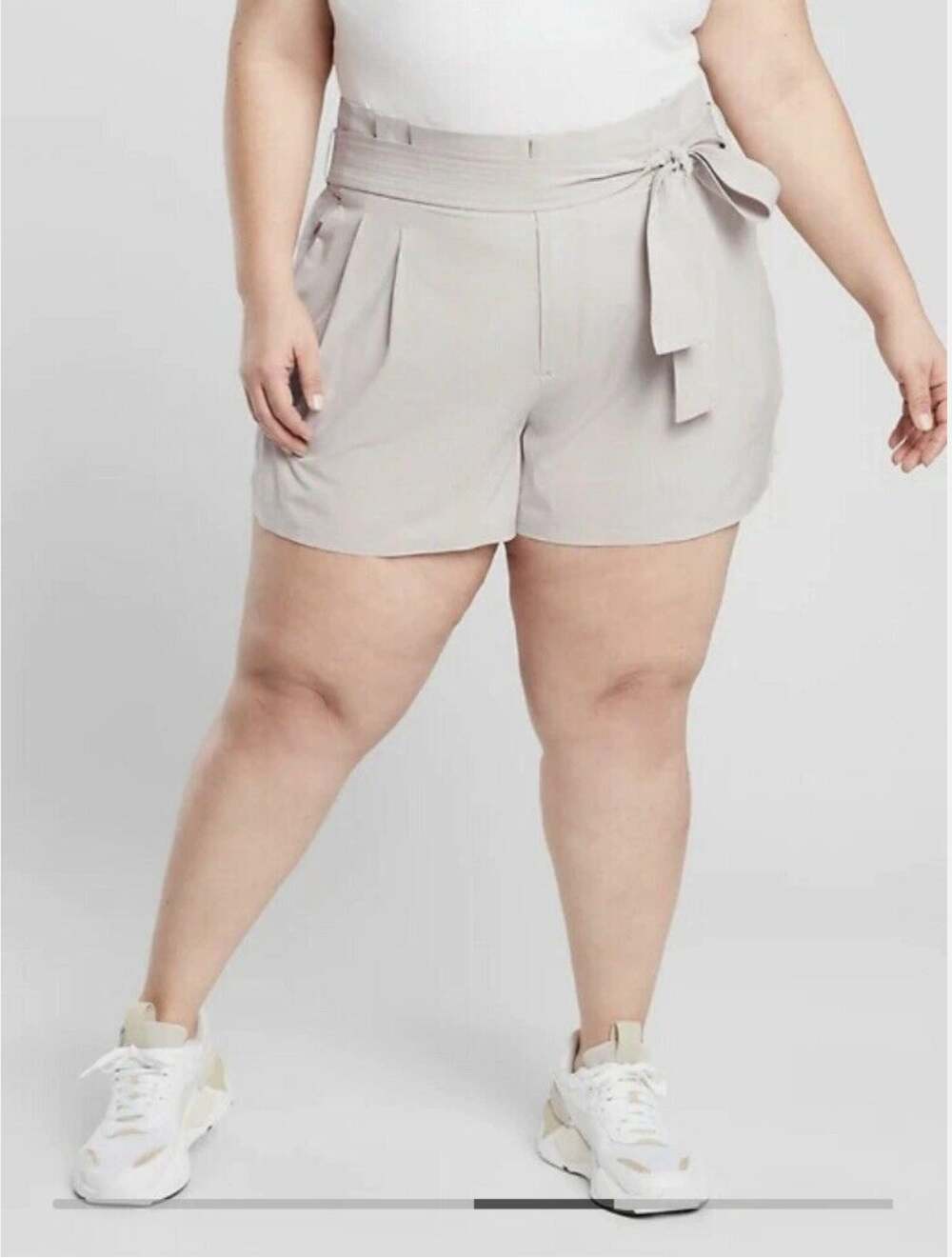 ATHLETA NWT Plus Size Skyline Short in Khaki // 22 2X